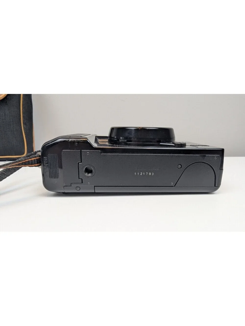 Canon Sure Shot AF35M II Autoboy2 35mm Film Camera 38mm f/2.8 With Case - Picture 8 of 9